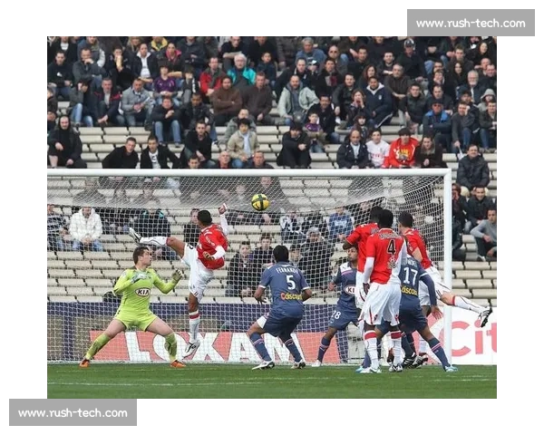 欧冠焦点战那不勒斯对阵法兰克福强强对话引爆赛场悬念战术博弈胜负走向